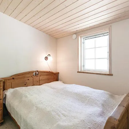 Holiday home Awesome In Aakirkeby With Wifi